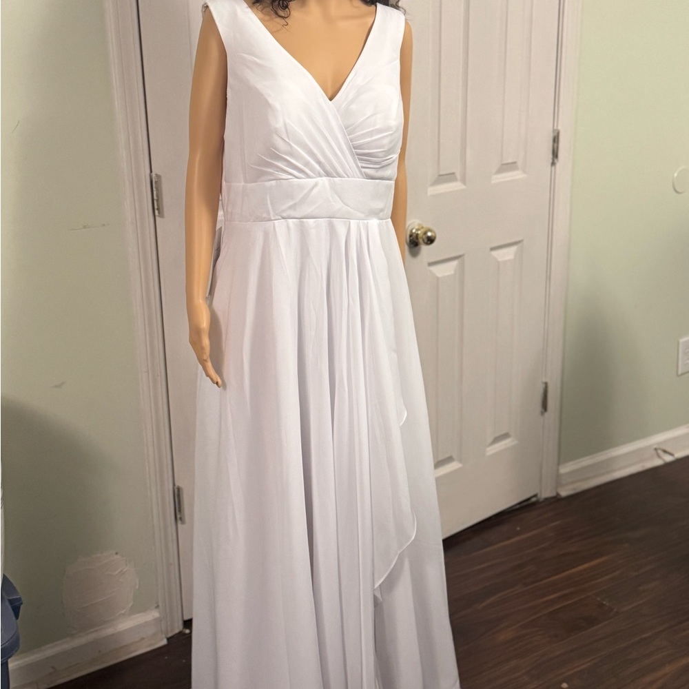 Elegant White V-Neck Chiffon Wedding Dress